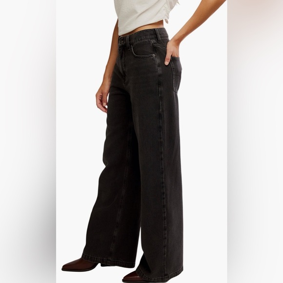 We the free Stride Straight ‘n Wide Jeans NWOT miles to go - Picture 1 of 3